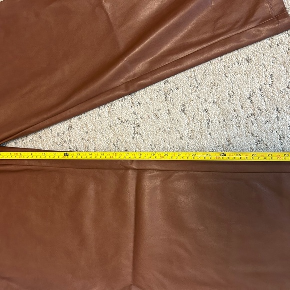 NOT FOR SALE  Les Filles wide leg pleated vegan leather pants NWT size M - Picture 13 of 16
